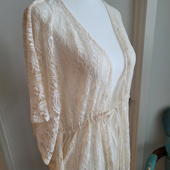Forever 21 lace kimono - Picture 3 of 5